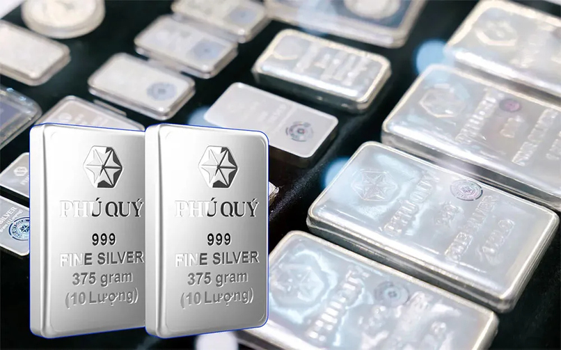 Giá bạc thường xuyên biến động theo diễn biến thị trường.