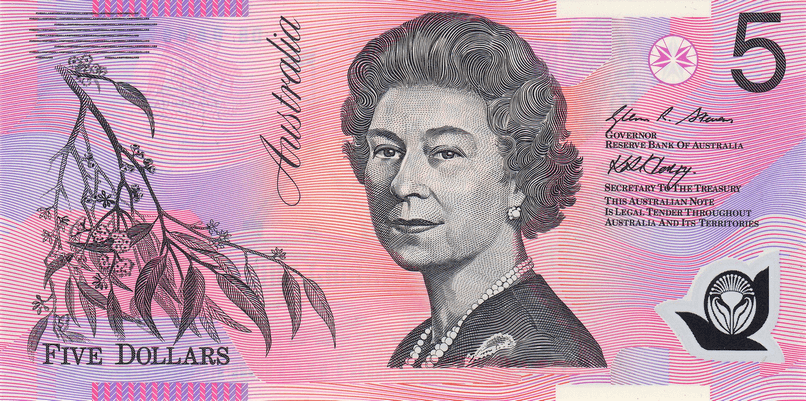 Tờ 5 đô Úc cũ có in hình Nữ hoàng Elizabeth II.