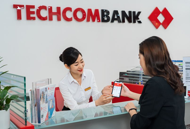 Nhân viên chăm sóc khách hàng Techcombank