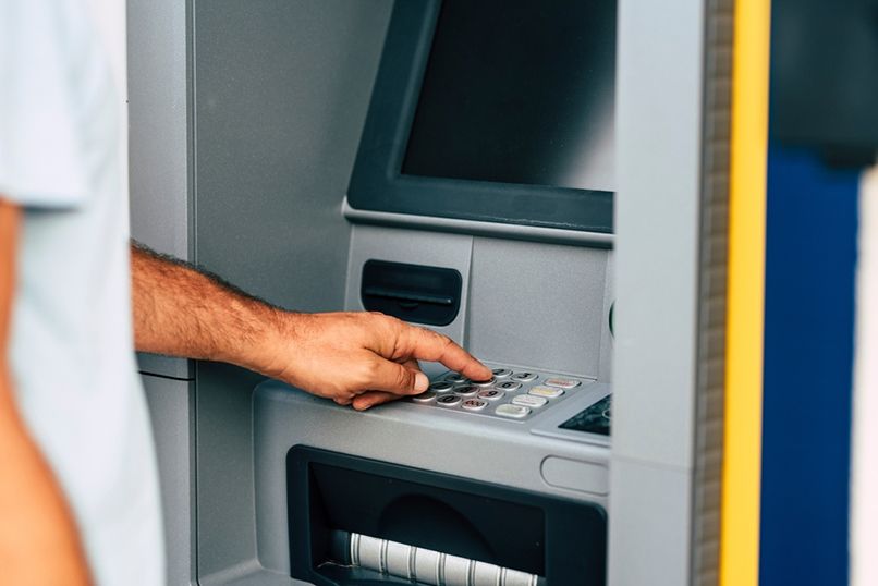 Rút tiền tại ATM