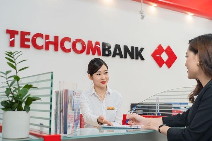 Techcombank luôn sẵn sàng hỗ trợ khách hàng với đội ngũ nhân viên tư vấn chuyên nghiệp và tận tâm.