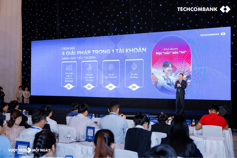 Tiểu thương mở 1 tài khoản, nhận ngay 4 giải pháp quản lý kinh doanh.