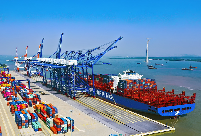 Điều kiện FOB phù hợp khi bên mua chủ động thuê tàu và quản lý vận chuyển hàng hóa bằng đường biển hoặc đường thủy nội địa.