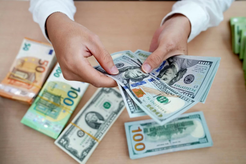 Cần tuân thủ pháp luật để đảm bảo giao dịch ngoại tệ hợp pháp. 