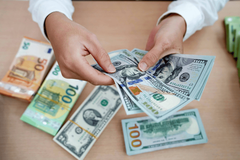 Công dân Việt Nam được phép mua ngoại tệ để đi du lịch.