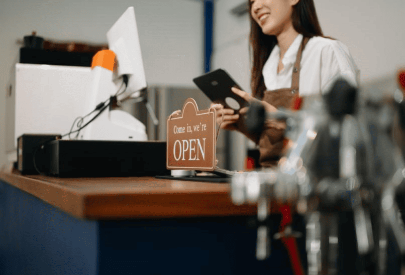 Tùy vào doanh thu và ngành nghề, hộ kinh doanh có thể nộp thuế theo phương pháp khoán hoặc kê khai.