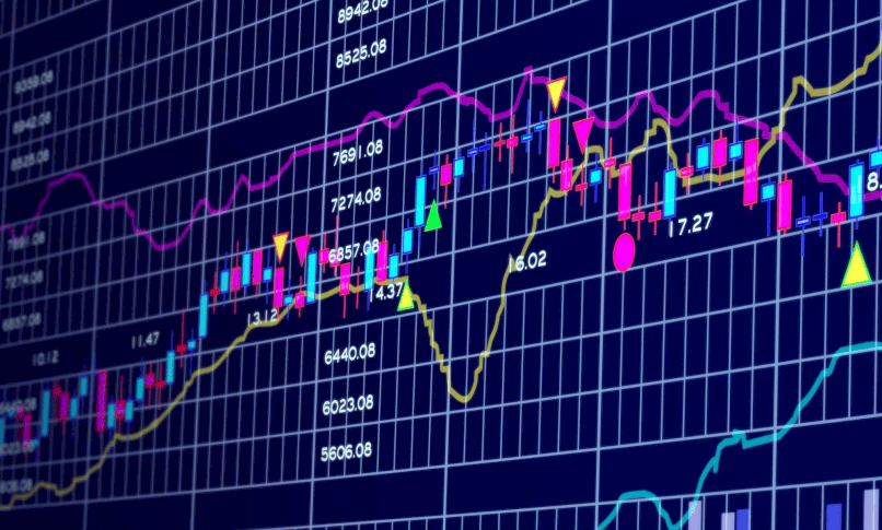 Tham gia thị trường chứng khoán và mua cổ phiếu.