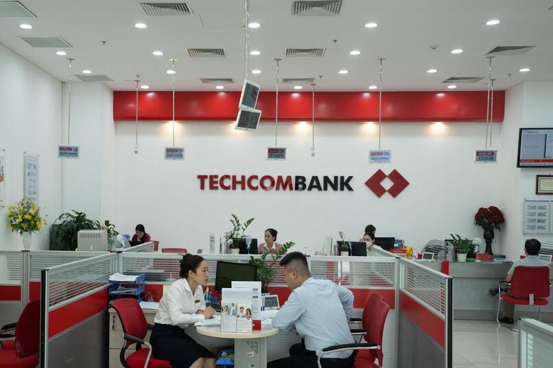 Kích hoạt thẻ tín dụng Techcombank tại ngân hàng
