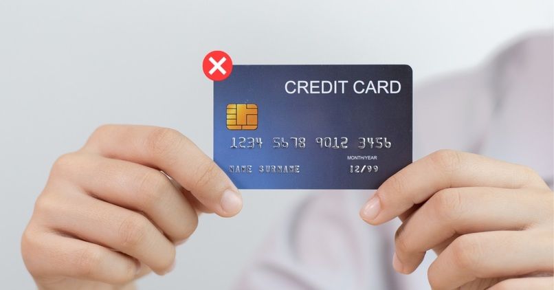 Không kích hoạt thẻ tín dụng nhưng khách hàng vẫn sẽ cần đóng phí phát hành
