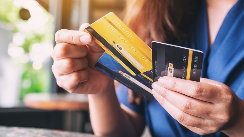 Mở thẻ ghi nợ online