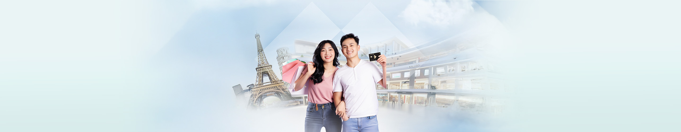 Nên làm thẻ visa hay nội địa