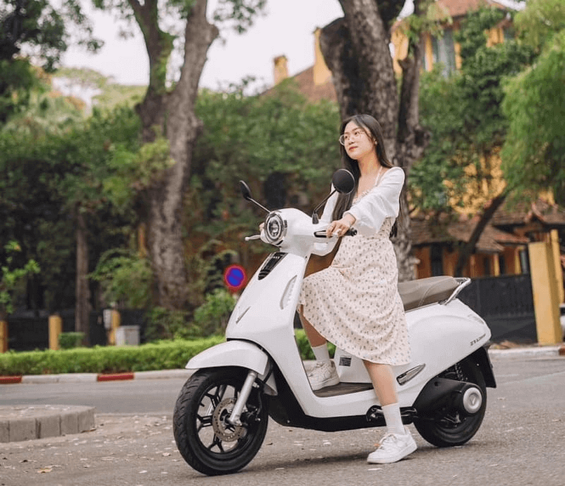 Lái xe điện êm hơn lái xe xăng.