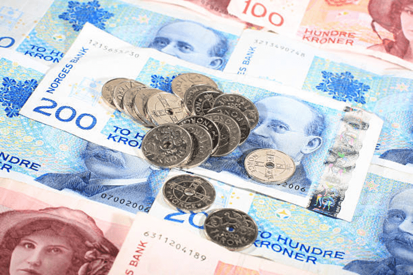 Giá trị của Krone Na Uy chịu ảnh hưởng nhiều bởi giá dầu mỏ và khí đốt.