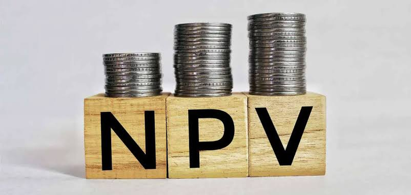 NPV giúp nhà đầu tư so sánh giá trị dòng tiền tương lai với vốn bỏ ra ban đầu