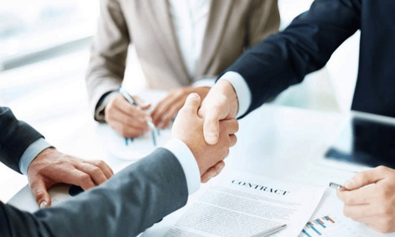 Khi xác lập giao dịch, cần kiểm tra tư cách pháp lý của pháp nhân và thẩm quyền đại diện của người ký kết giao dịch nhân danh pháp nhân. 