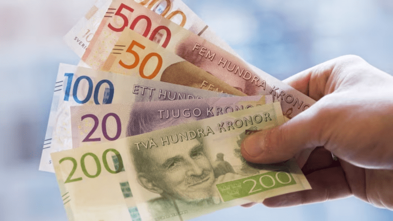 Tiền Krona Thụy Điển SEK được phát hành dưới dạng tiền giấy và tiền xu với các mệnh giá từ 1 đến 1.000 kronor.