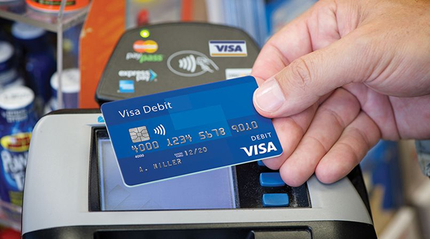 Khách hàng có thể thanh toán bằng thẻ quốc tế khi đi du lịch thông qua máy POS