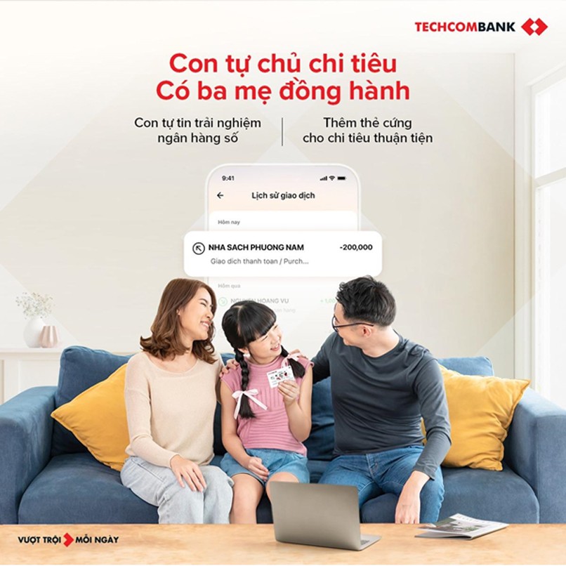 Bố mẹ có thể mở thẻ Debit Cho Con qua tính năng Techcombank Family.