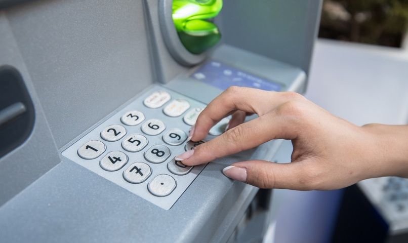 Nhập mã PIN tại ATM