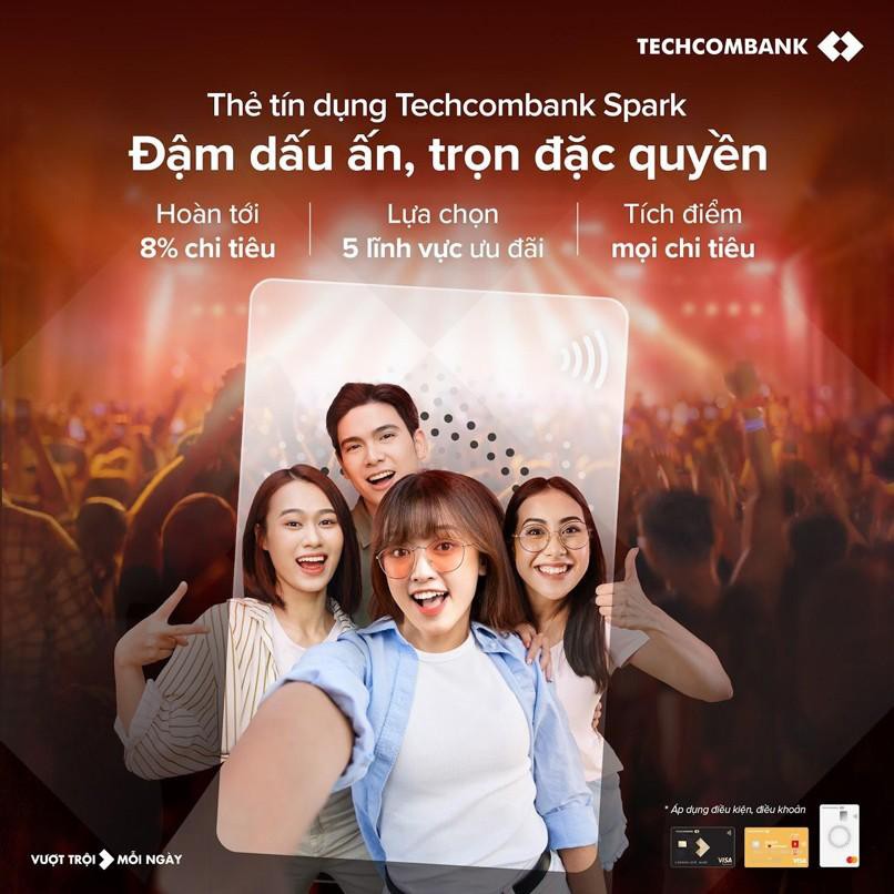 Hàng loạt ưu đãi như giảm giá, trả góp lãi suất thấp hay tích điểm dành riêng cho chủ thẻ Techcombank Spark, giúp giảm bớt gánh nặng tài chính cho người dùng.