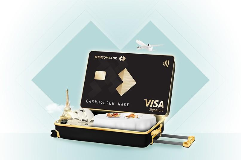 Thẻ tín dụng Techcombank Visa Signature được miễn hoặc hoàn phí thường niên hằng năm khi khách hàng đạt điều kiện chi tiêu.