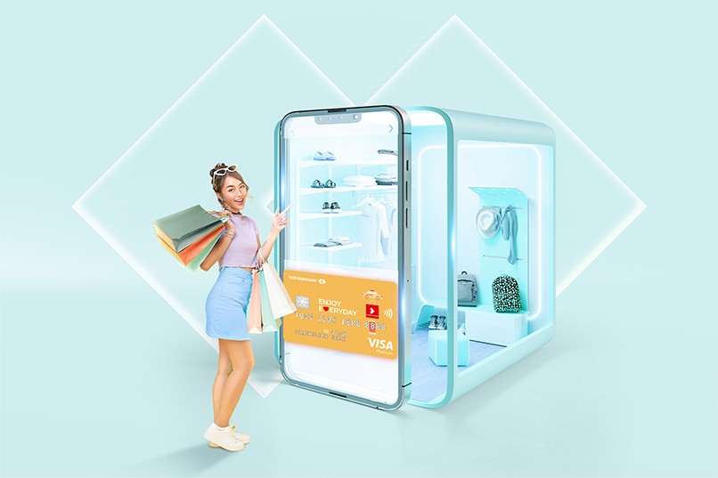 Thẻ tín dụng Techcombank Everyday miễn phí thường niên hằng năm và nhiều ưu đãi giảm giá các dịch vụ di chuyển.