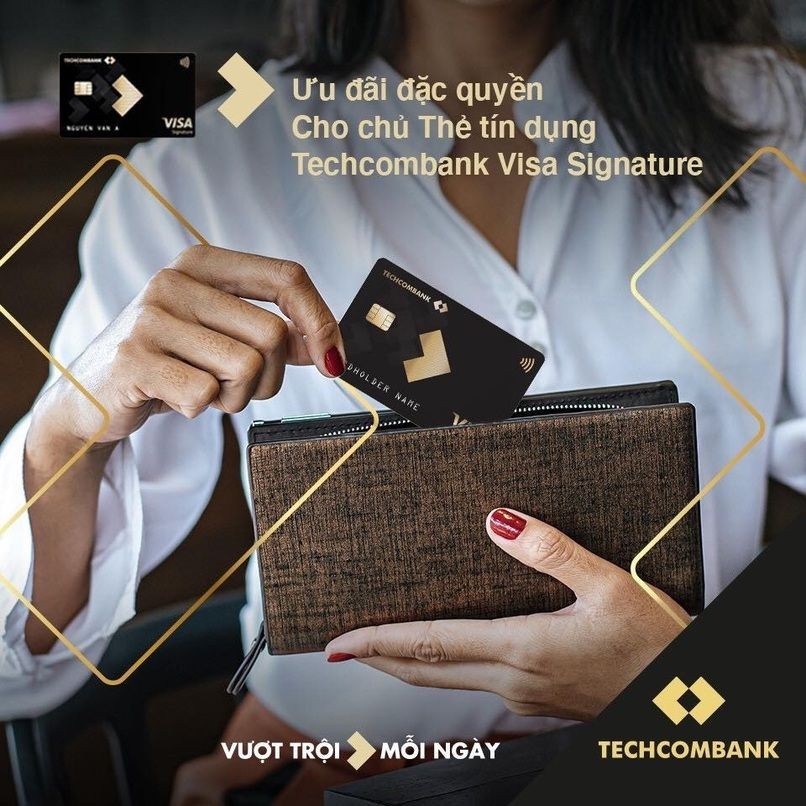 Thẻ tín dụng quốc tế Techcombank Visa Signature với nhiều ưu đãi hấp dẫn, đẳng cấp.