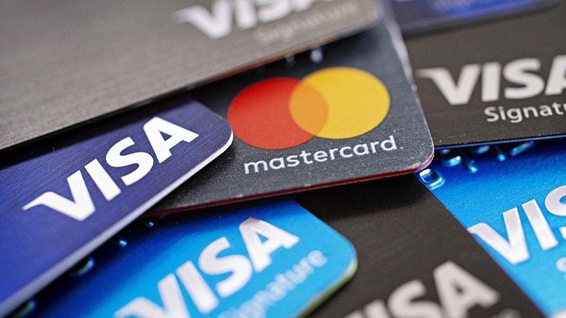 Tại Việt Nam, thẻ tín dụng Visa và MasterCard có độ phổ biến cao.