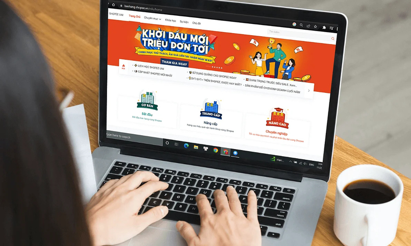 Người mới có thể kết hợp thương mại truyền thống và thương mại điện tử để mở rộng khả năng tiếp cận khách hàng.