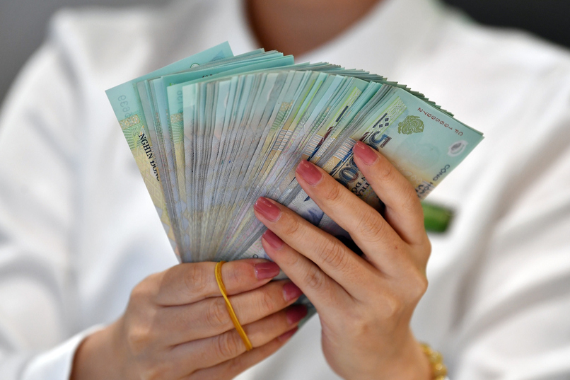 Trả lương tiền mặt tiềm ẩn rủi ro về thuế, quản lý dòng tiền và an toàn tài chính cho doanh nghiệp