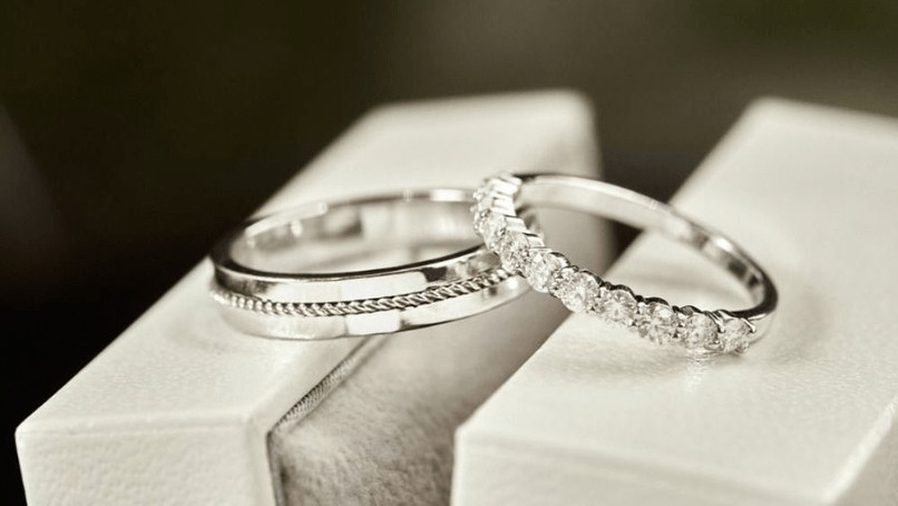 Vàng trắng 750 thường được nhiều cặp đôi lựa chọn làm nhẫn cưới.