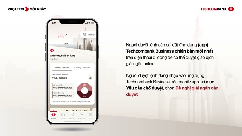 Tại Techcombank, khách hàng nhận tiền giải ngân qua nền tảng ngân hàng số Techcombank Business