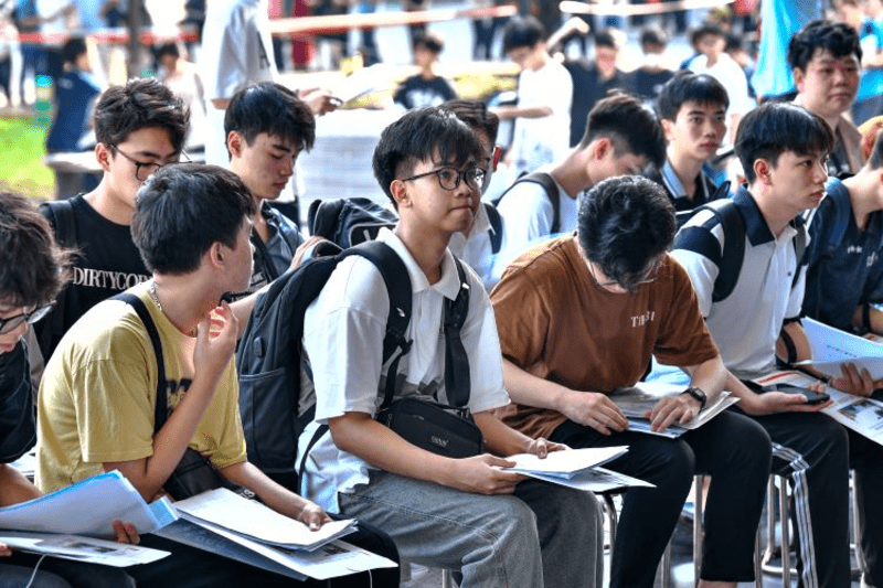HSSV có hoàn cảnh khó khăn hoặc đang theo học các ngành STEM sẽ được nhận gói vay sinh viên.