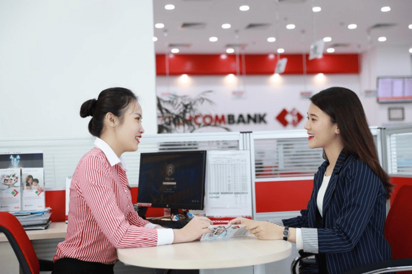 Vay tiền với giải pháp vay tín chấp tại phòng giao dịch hoặc chi nhánh Techcombank.