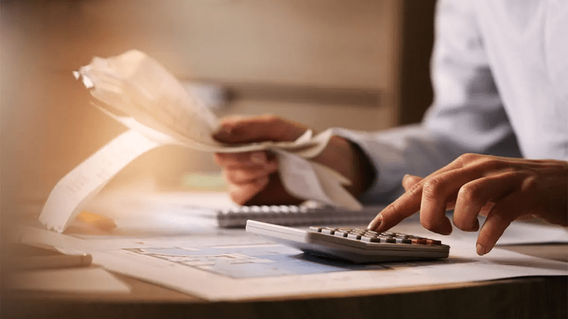 Vốn lưu động ròng là chênh lệch giữa tài sản ngắn hạn và nợ phải trả ngắn hạn.