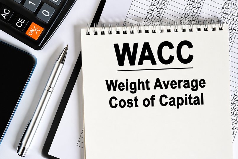 WACC là cơ sở giúp doanh nghiệp đánh giá chi phí vốn và cân nhắc phương án huy động vốn phù hợp dựa trên cơ cấu nợ vay và vốn chủ sở hữu.