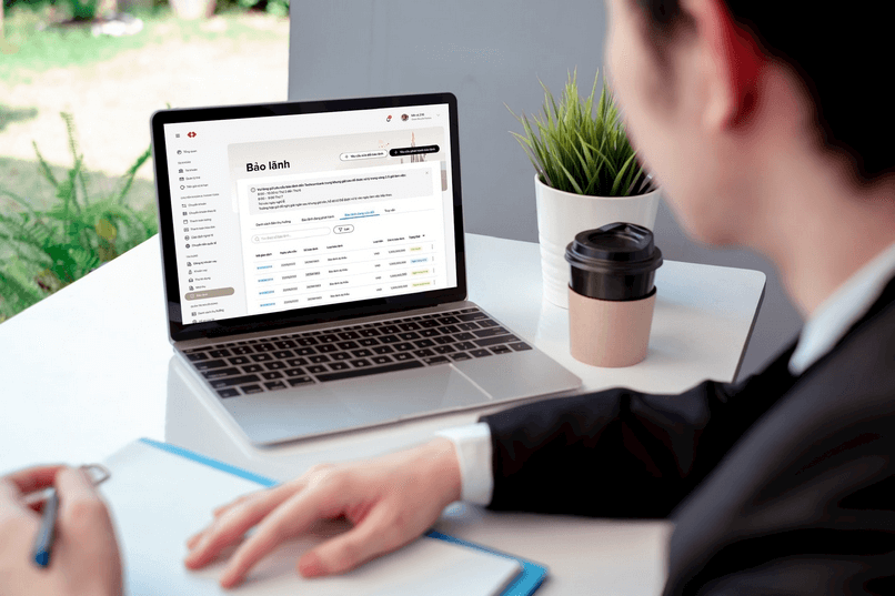 Techcombank hỗ trợ doanh nghiệp phát hành bảo lãnh online, tiết kiệm thời gian, tinh gọn quy trình.