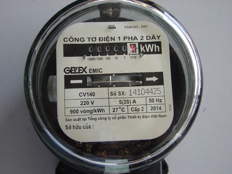 Khi đọc công tơ điện, bạn chỉ lấy phần số nguyên (không tính số màu đỏ)