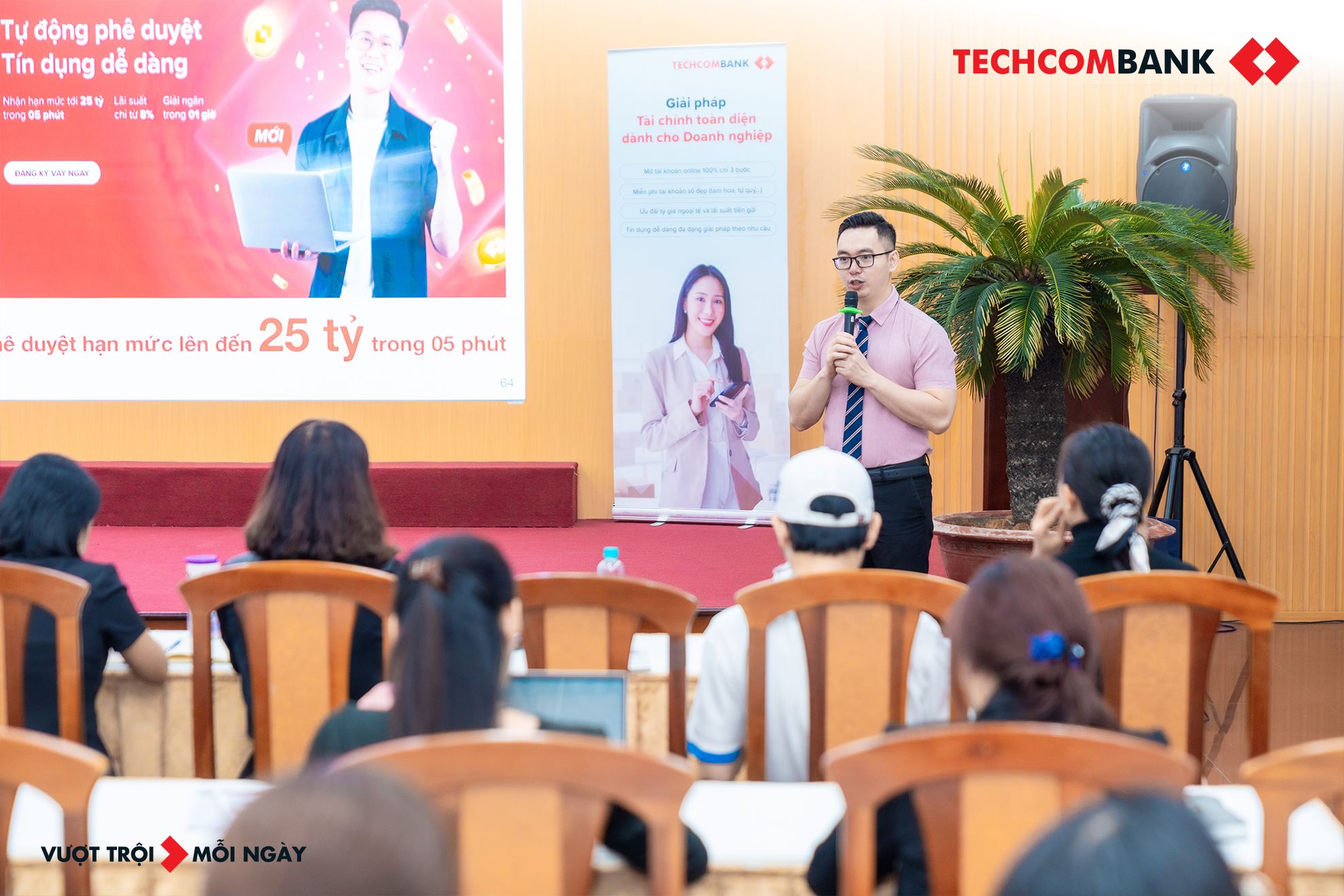 Techcombank đồng hành cùng VCCI tổ chức khóa đào tạo CEO 4.0